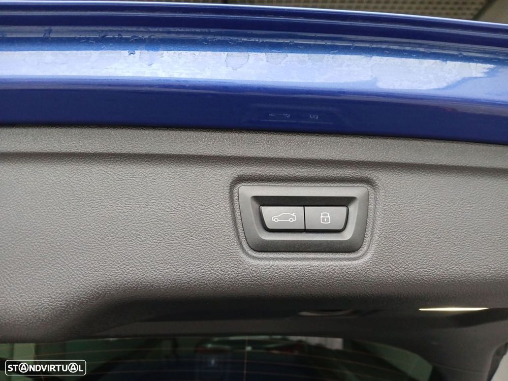 BMW 320 d Pack Desportivo M Auto - 27