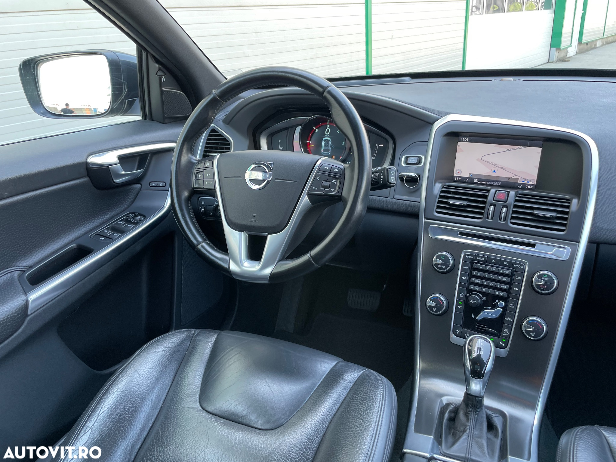 Volvo XC 60 D5 AWD Geartronic Summum - 17