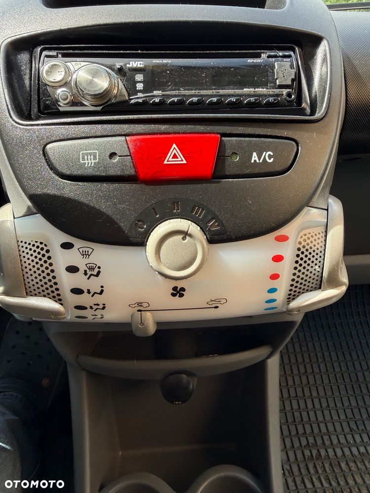 Peugeot 107 1.0 Trendy - 19