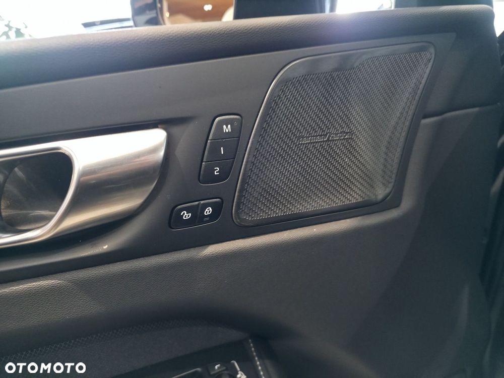 Volvo XC 60 - 25
