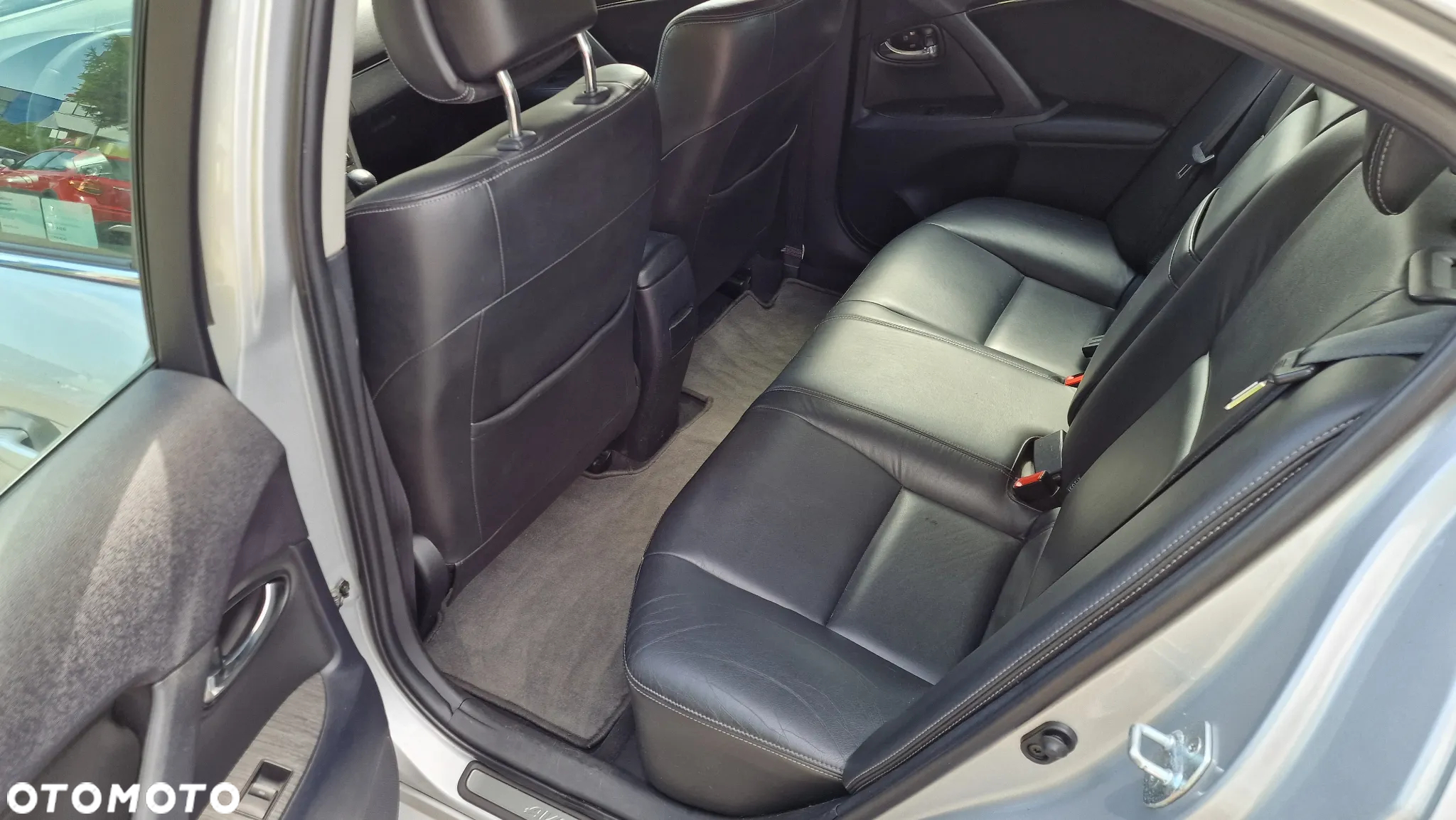 Toyota Avensis - 6