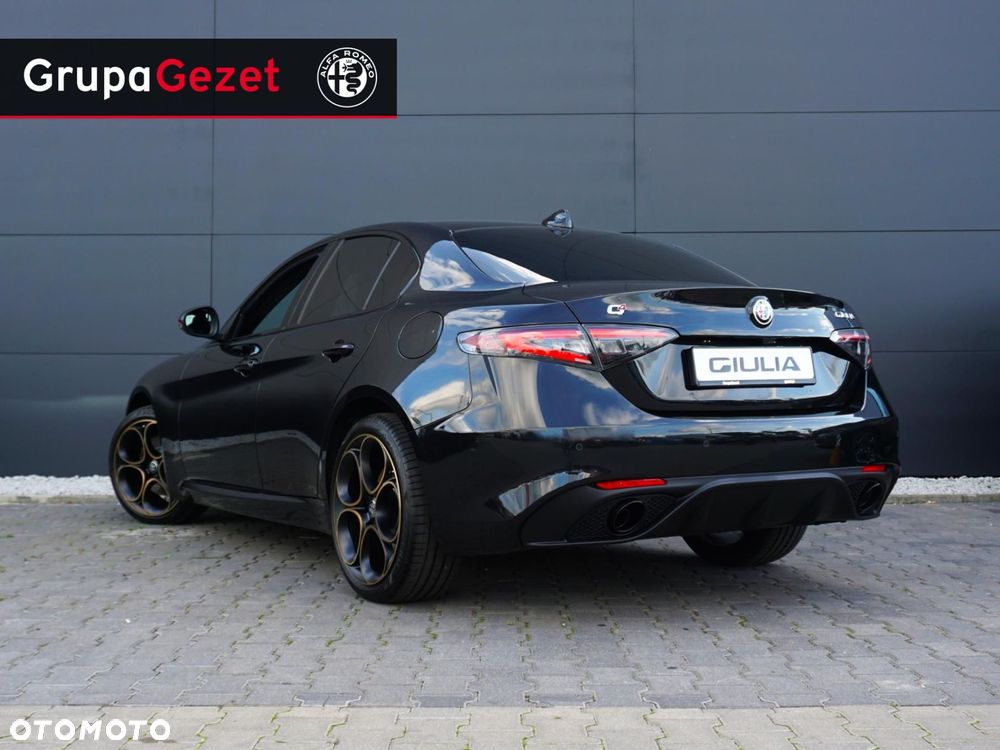 Alfa Romeo Giulia - 2