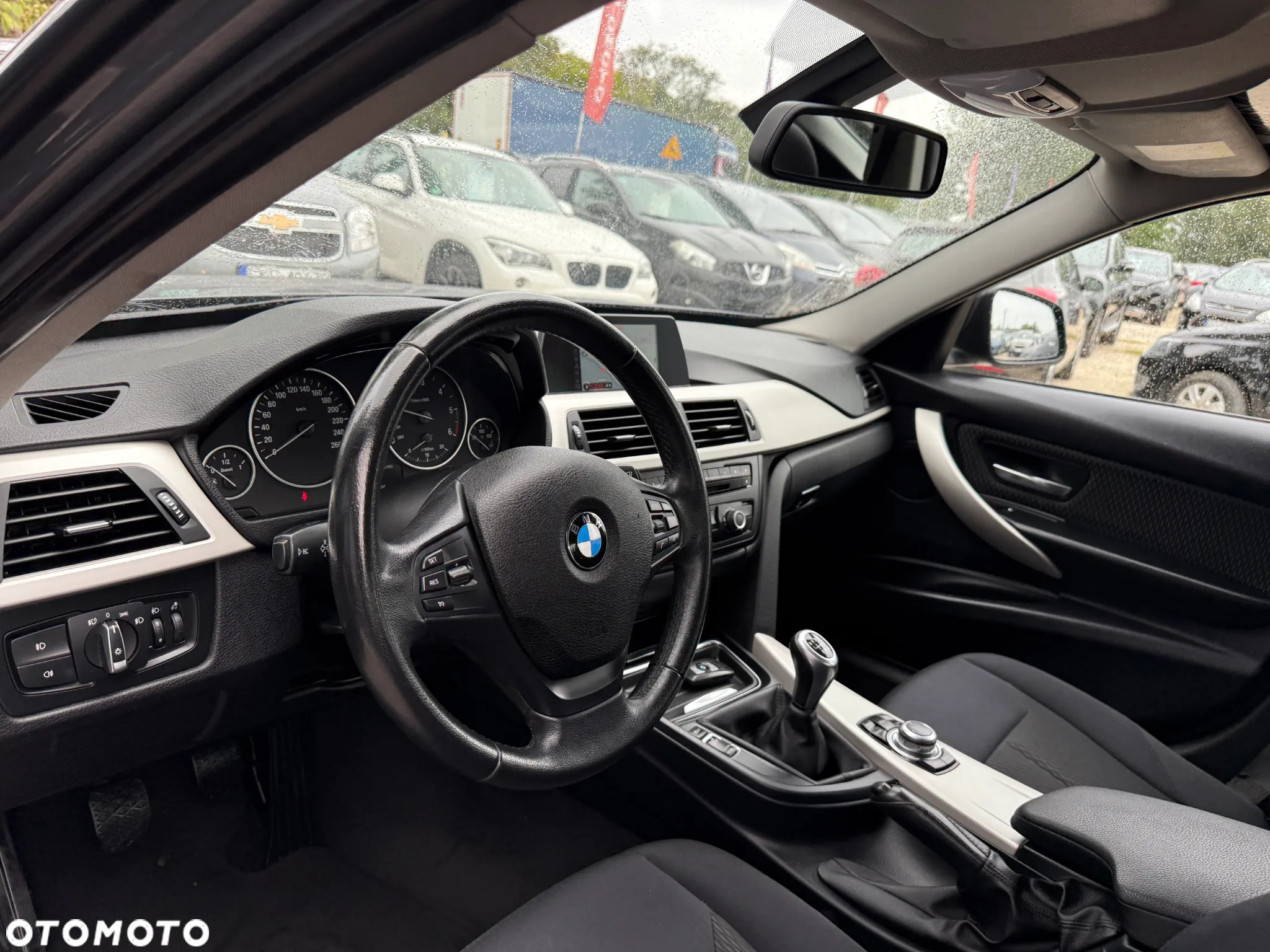 BMW Seria 3 318d - 17
