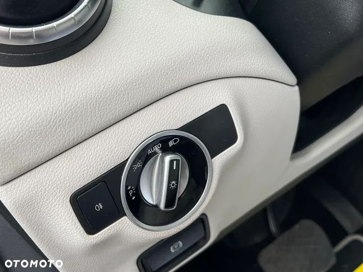 Mercedes-Benz CLA 250 7G-DCT - 17