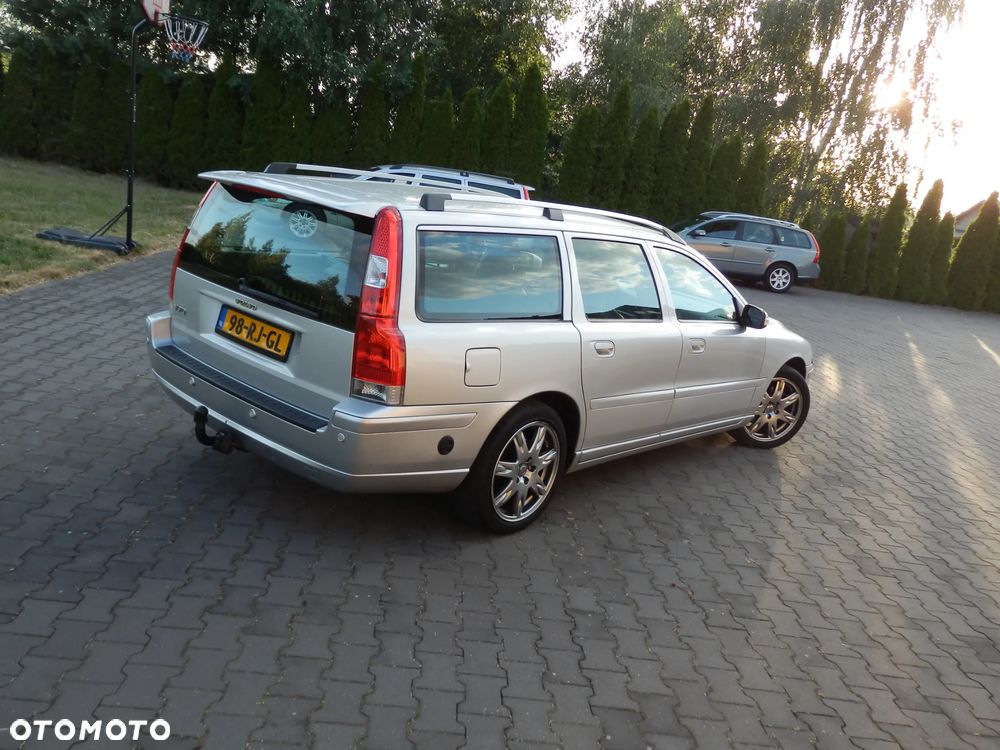 Volvo V70 2.4 Summum - 4