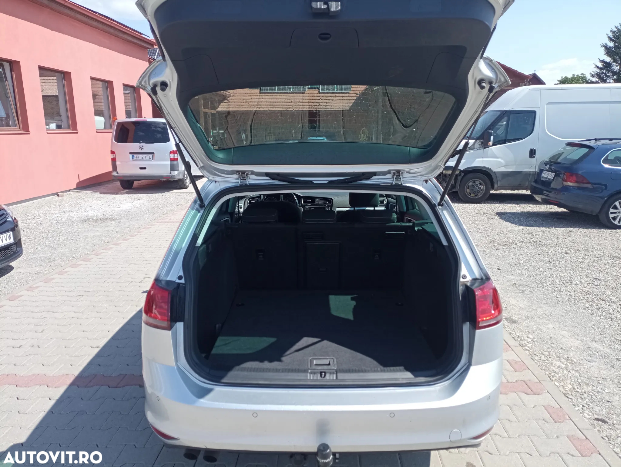 Volkswagen Golf - 8