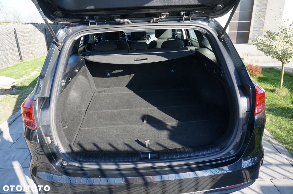 Kia Ceed 1.6 CRDi SCR L - 13