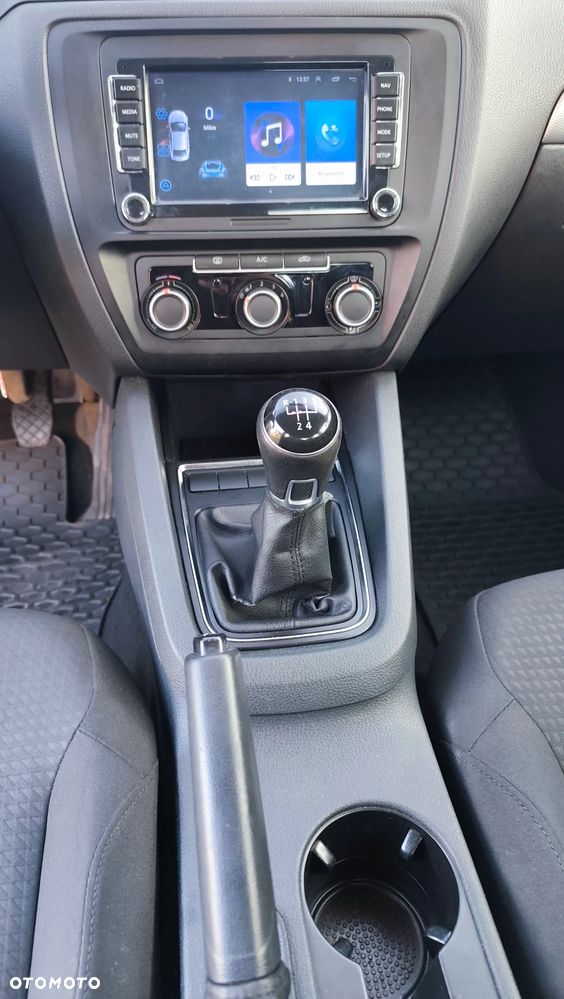 Volkswagen Jetta 2.0 TDI DPF BMT Comfortline - 12