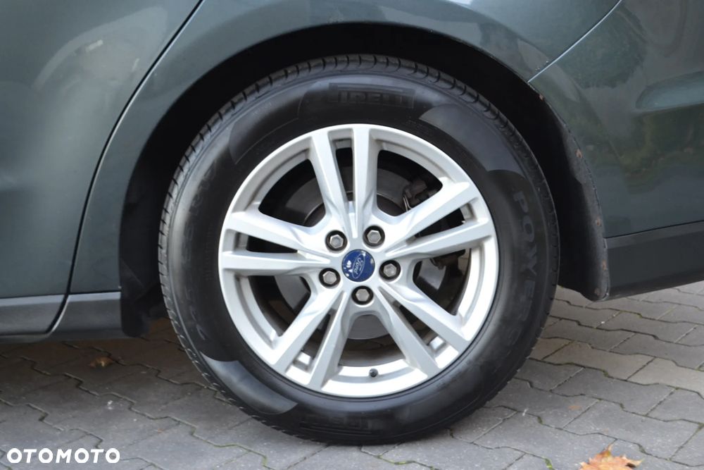 Ford Galaxy - 13