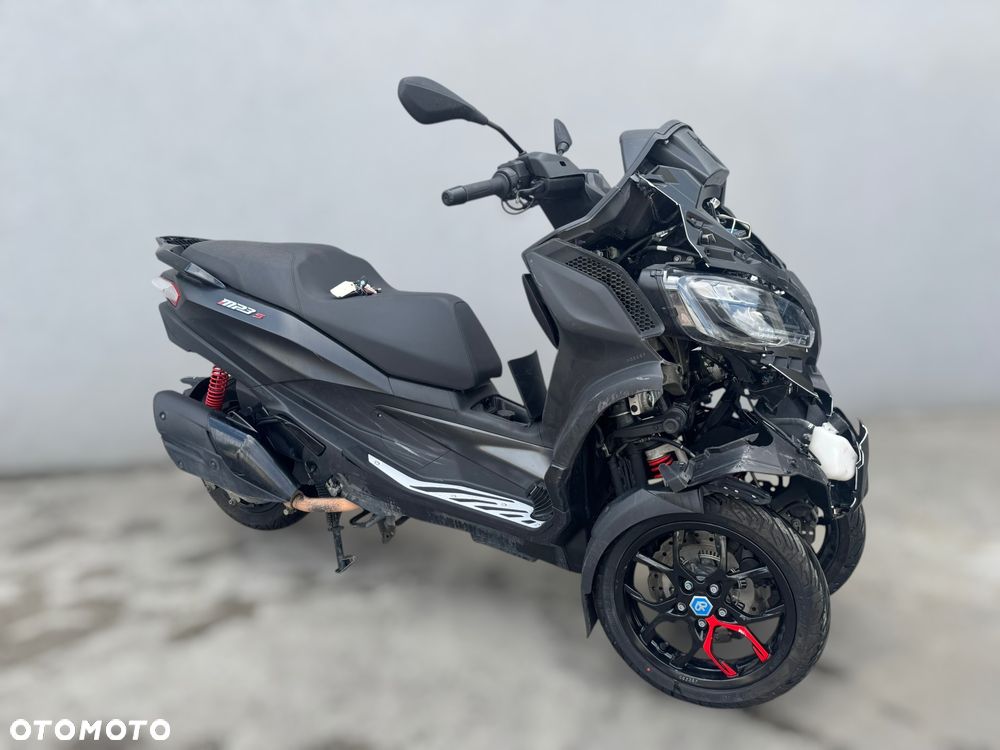 Piaggio MP-3 - 1
