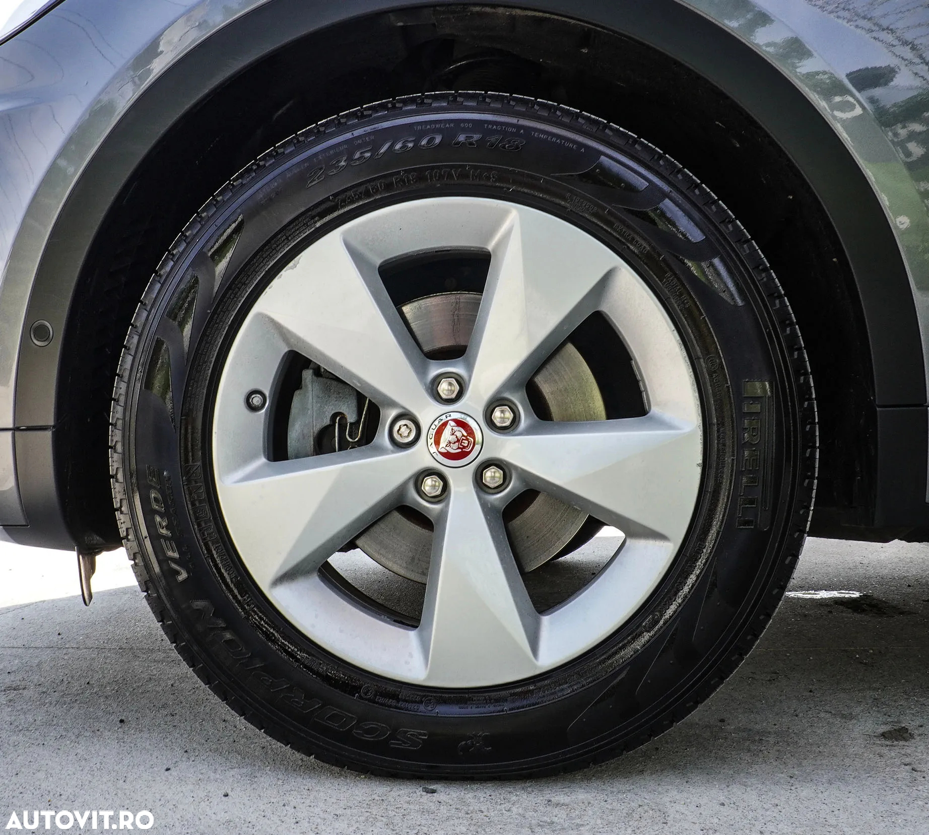 Jaguar E-Pace D150 AWD R-Dynamic S - 34
