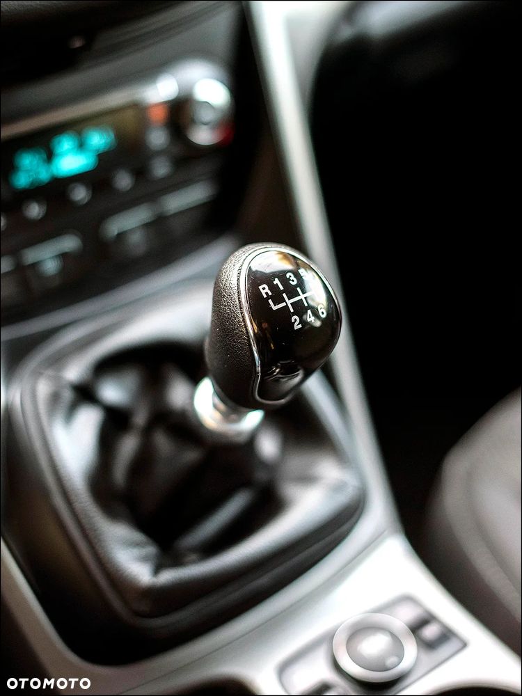 Ford Kuga - 27