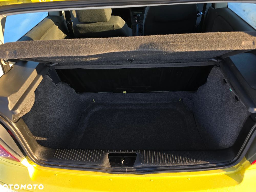 Volkswagen Polo 1.4 TDI Highline - 9