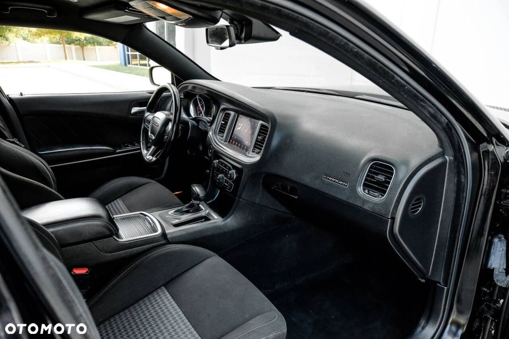 Dodge Charger 3.6 GT - 10