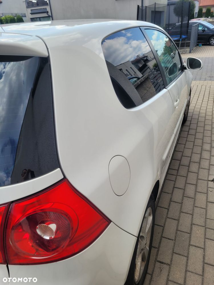 Volkswagen Golf - 5