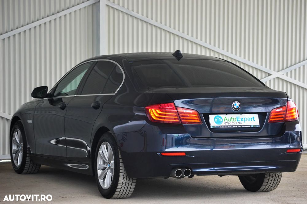 BMW Seria 5 520d Aut. Sport Line - 34