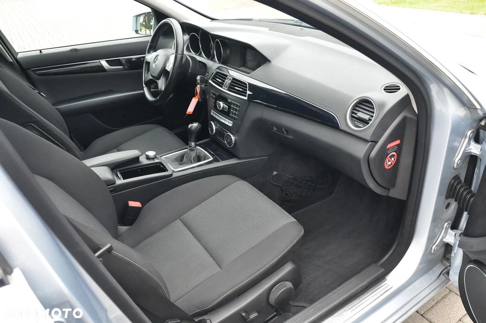 Mercedes-Benz Klasa C 200 CDI DPF (BlueEFFICIENCY) - 29