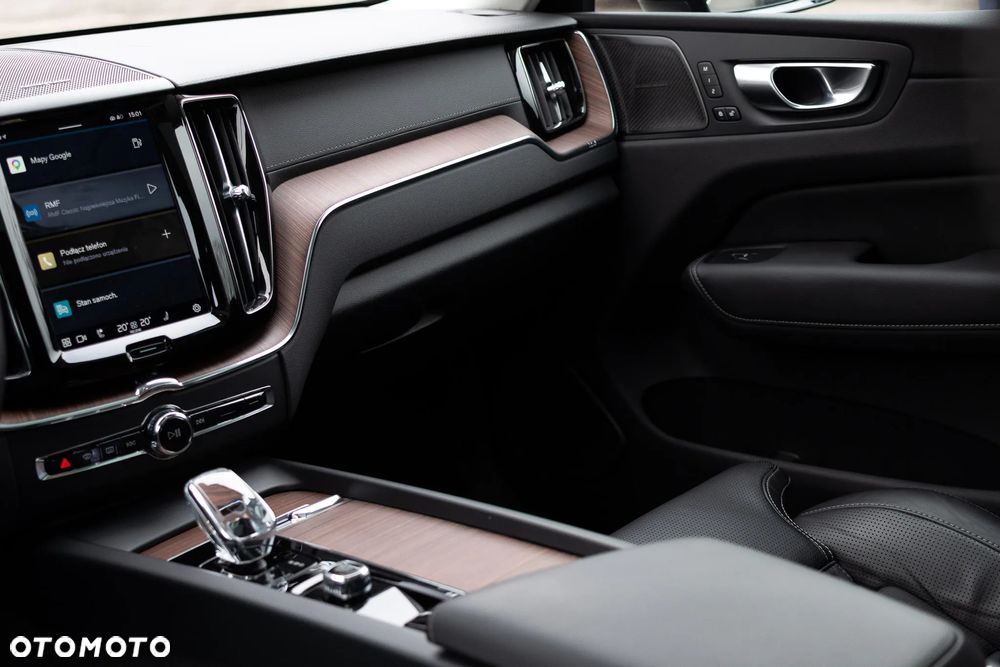 Volvo XC 60 B5 B AWD Plus Dark - 13