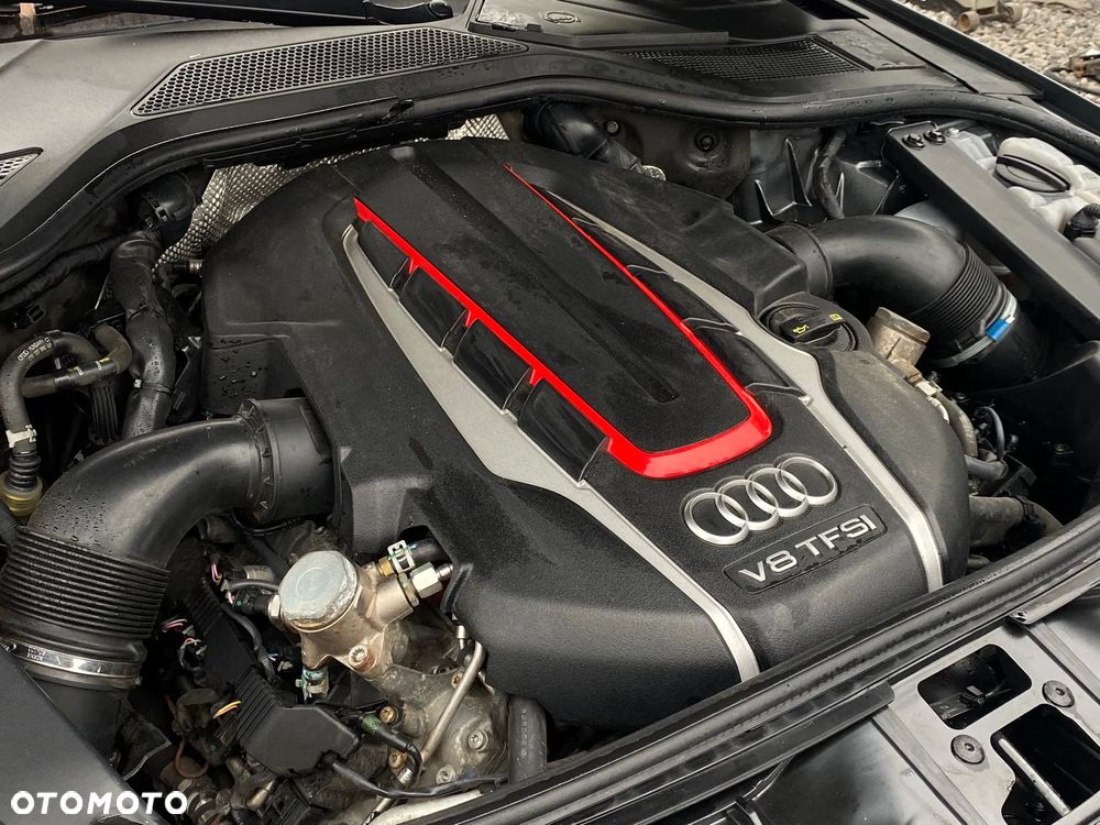 Audi S8 Plus - 4