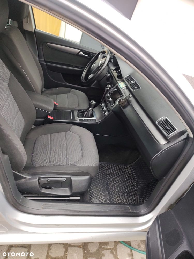 Volkswagen Passat - 18
