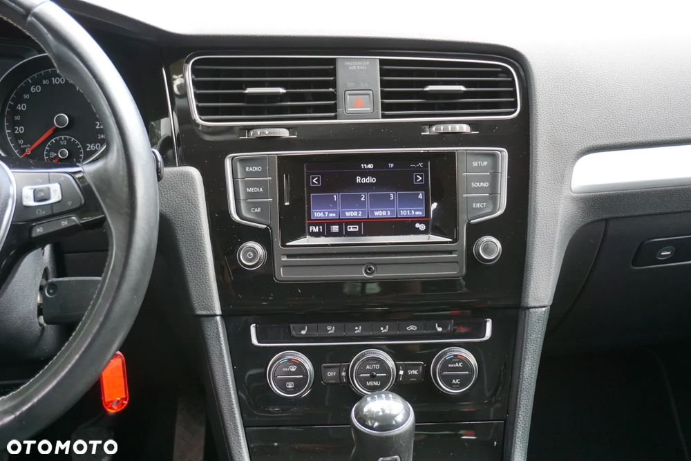 Volkswagen Golf 2.0 TDI BlueMotion Technology Cup - 21