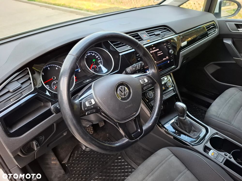 Volkswagen Touran 2.0 TDI SCR DSG Highline - 16