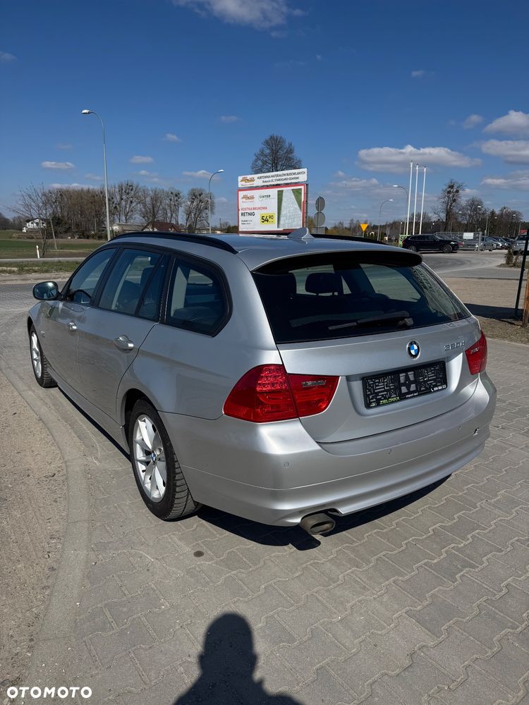 BMW Seria 3 320d xDrive DPF Edition Exclusive - 4