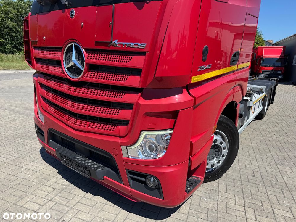 Mercedes-Benz - 20