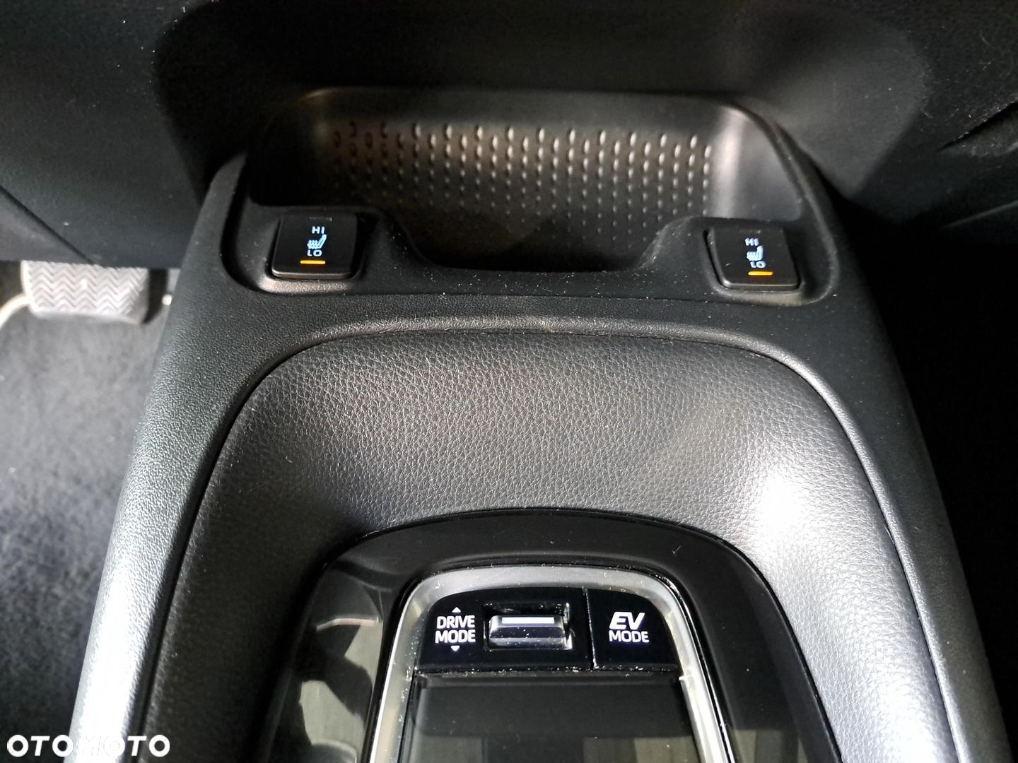 Toyota Corolla 1.8 Hybrid Comfort - 27
