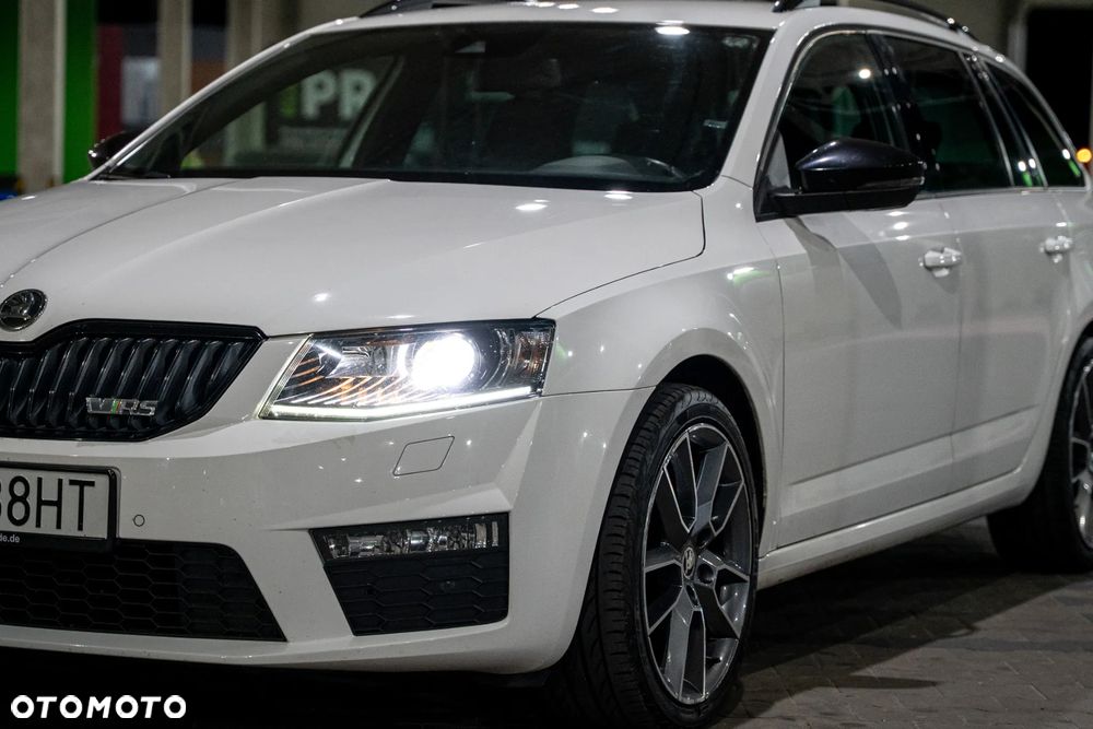 Skoda Octavia 2.0 TSI RS - 12