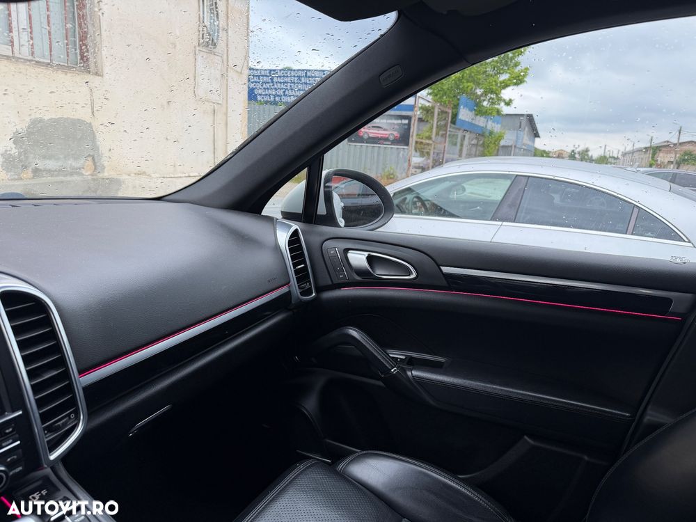 Porsche Cayenne Platinum Edition - 8