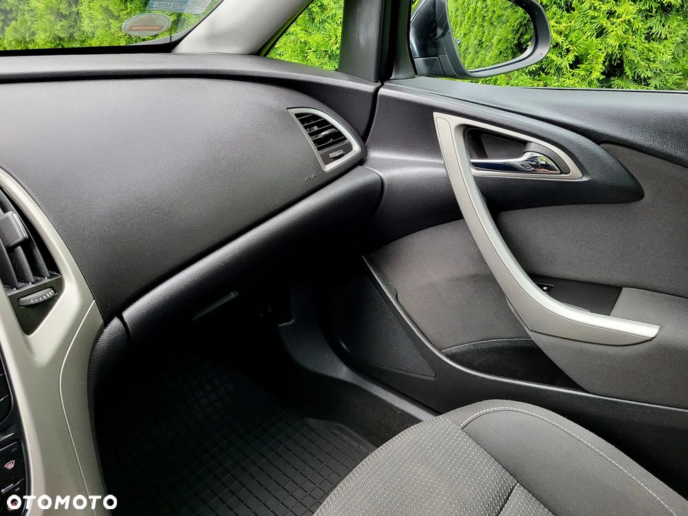 Opel Astra 1.4 T Cosmo - 14