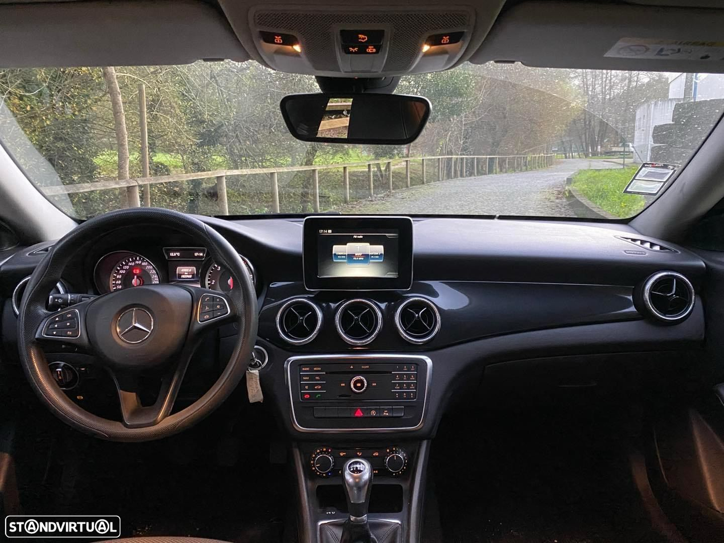 Mercedes-Benz CLA 200 d Shooting Brake Urban - 16