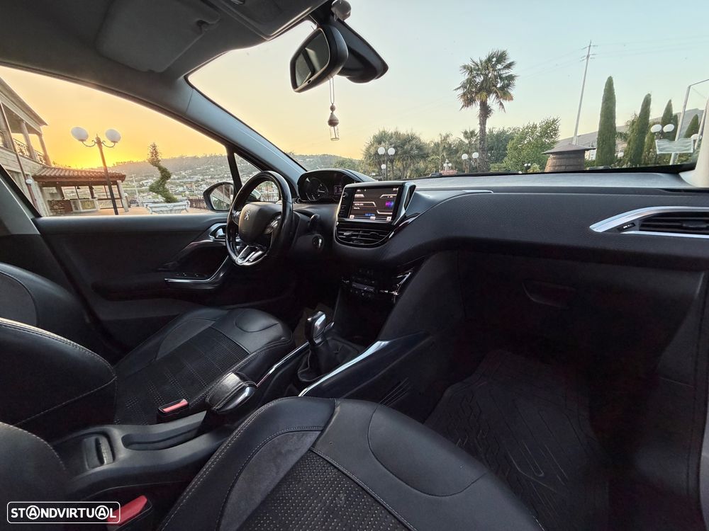 Peugeot 2008 1.6 e-HDi Allure - 20