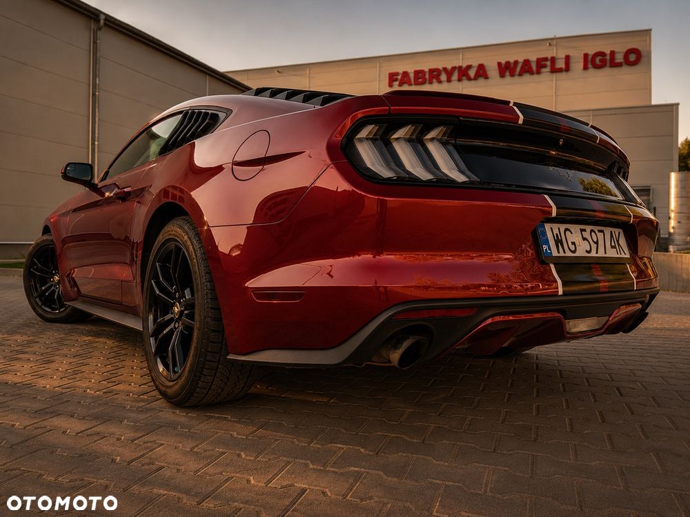 Ford Mustang - 6
