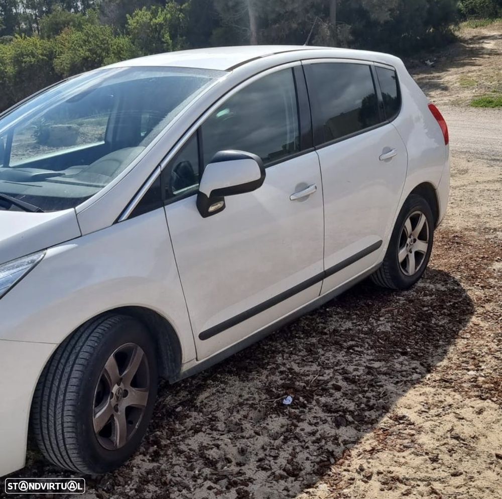 Peugeot 3008 e-HDi FAP 110 EGS6 Stop&Start Allure - 2