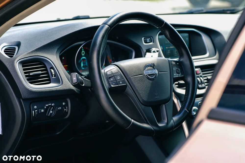 Volvo V40 D2 - 16