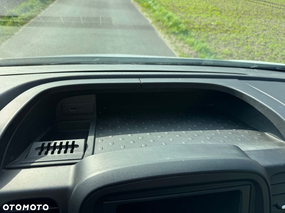 Opel Vivaro - 10