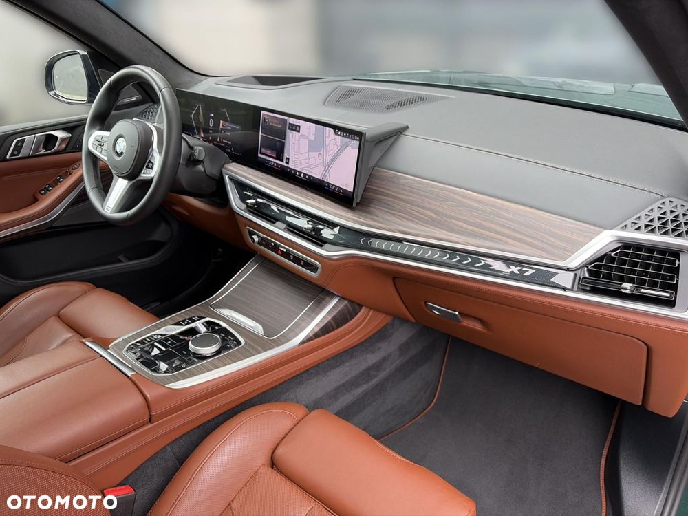 BMW X7 - 7