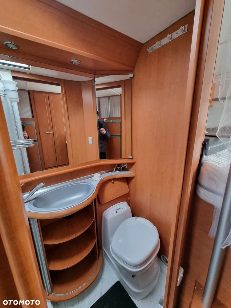 Mercedes-Benz 316 - 19