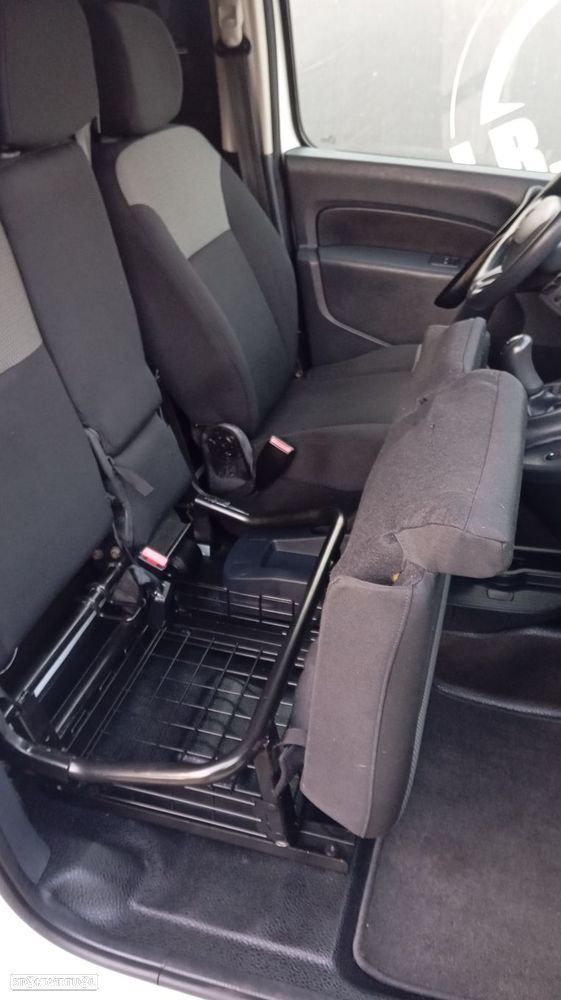 Renault Kangoo 1.5 dCi Maxi Business S/S 3L - 29