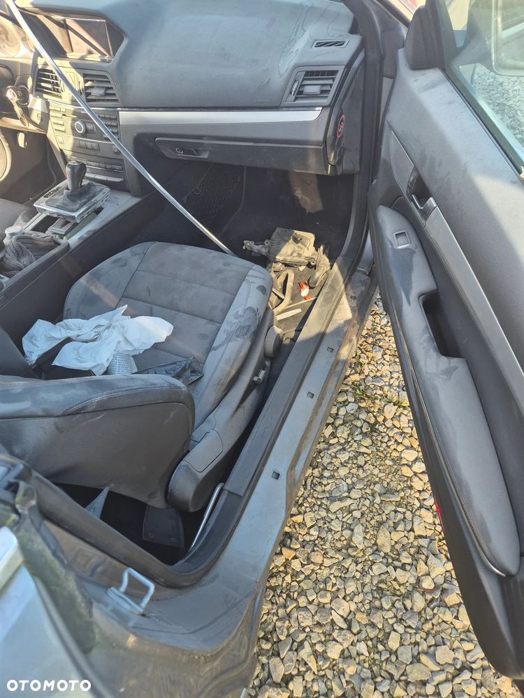 Mercedes-Benz Klasa E - 9