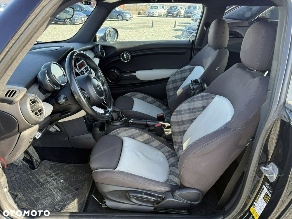 MINI Cooper Standard - 11