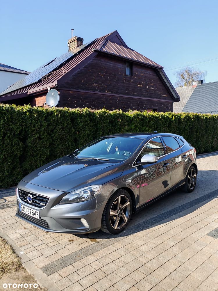 Volvo V40 D2 R-Design - 1