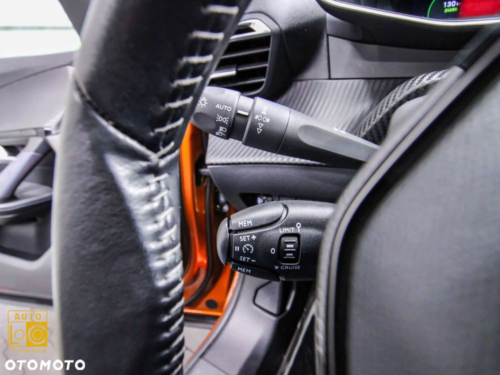 Peugeot 2008 PureTech 100 Stop&Start Allure - 30