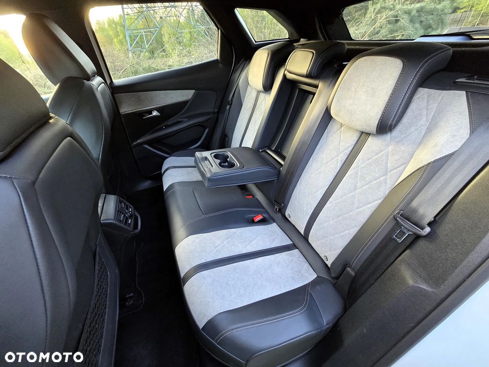 Peugeot 3008 1.6 PureTech HYbrid4 GT S&S EAT8 - 37