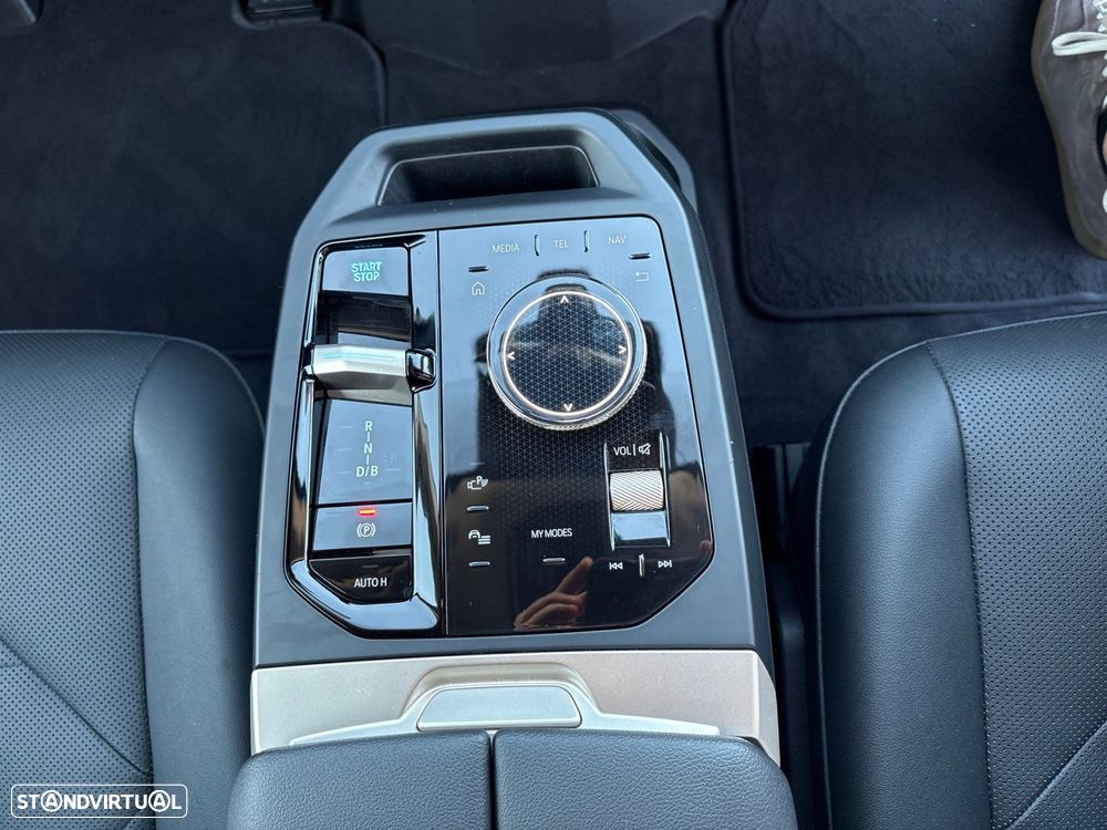 BMW iX xDrive 40 - 38