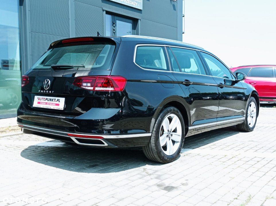 Volkswagen Passat - 4