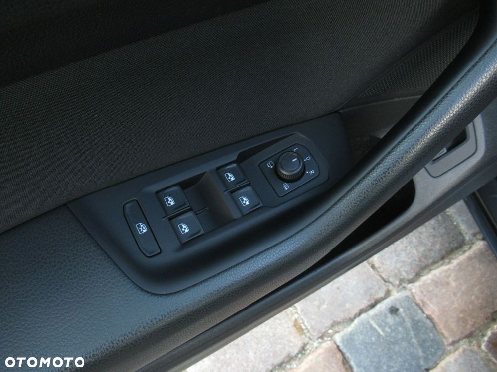 Volkswagen Passat 2.0 TDI EVO Business DSG - 38