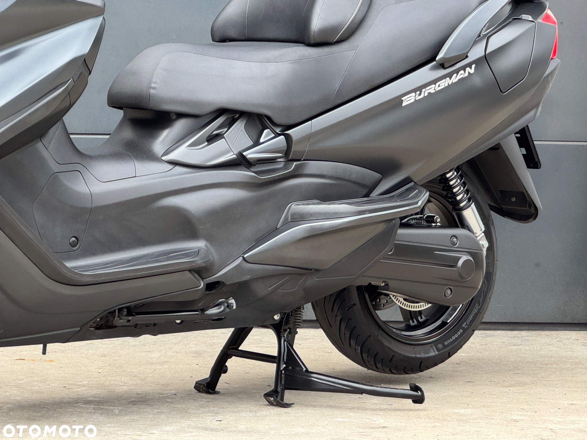 Suzuki Burgman - 23